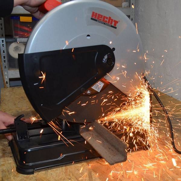 HECHT 834 Fierastrau pentru metal 2400 W 4